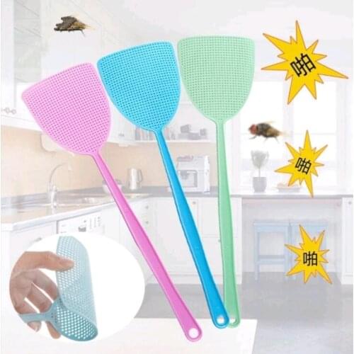1Pcs Plastic Fly Swatter Manual Swat Pest Control Prevent Pest Mosquito Tool with Long Handle Anti Household baffle random color