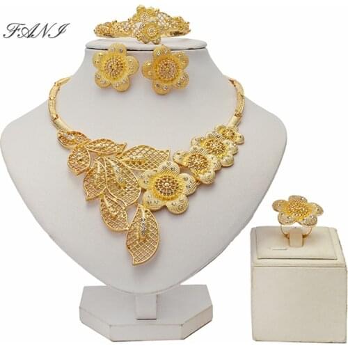 Fani nigerian Women Wedding jewelry set 2021 Exquisite Dubai Gold bridal Jewelry Set African woman Costume Jewelry Set Wholesale