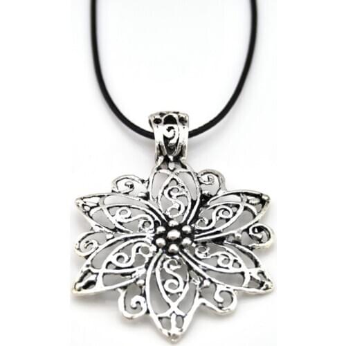 New Vintage Rose Flower Choker Necklace Women Retro Leaf Pendant Necklace Female Jewelry Party Friends Gift Bijoux