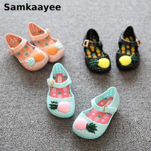1-8y Kids Clogs Mules Sandals Children Shoes Baby Slippers Girls Cartoon Pineapple Toddler Jelly Flats Non-slip Beach Shoes S20