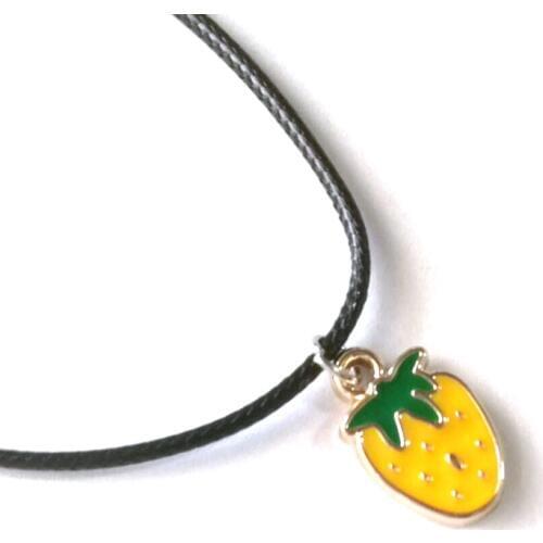2PC/Lot Cute Girl Tiny Strawberry Pendant Necklace For Women Leather Chain Enamel Fruit Choker Female Jewelry Party Friends Gift