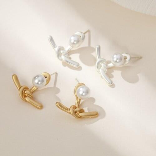 Korean Fashion Pearl Earrings for Women Temperament Sweet Tie a Knot Design Geometric Earrings Female Jewelry Accessories Gift