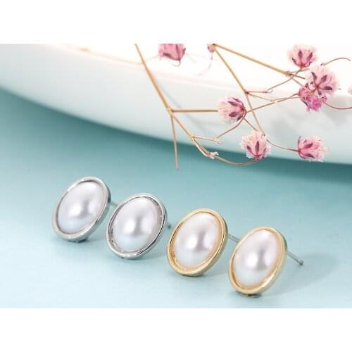 French Minimalist Overized Simulated Pearl Earrings for Women Ladies Gold Color Metal Big Round Pearl Stud Earrings Accessories