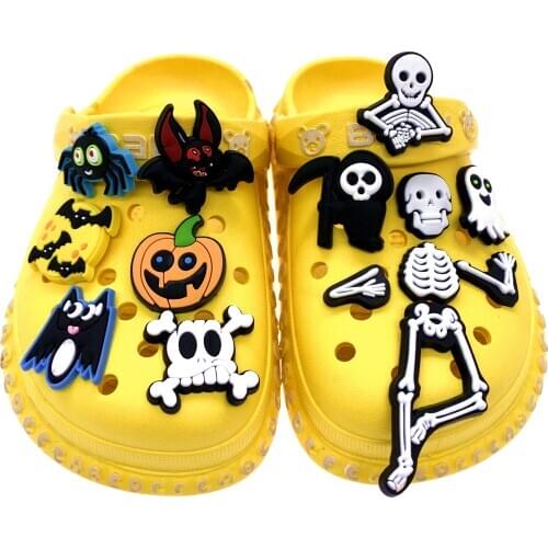 1PCS Halloween Series Croc JIBZ Cartoon Decoration Wristband Accessories Skull PVC Shoes Charms Buckle For Kids Party Gifts