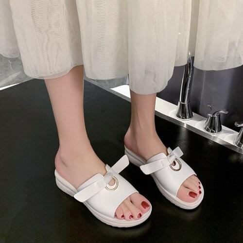 Leather women sandals and slippers outdoor flat heel soft bottom fashion beach shoes plus size lightweight indoor women slippers