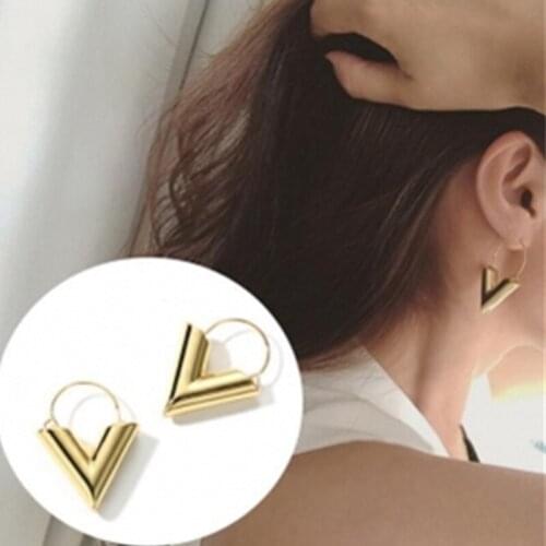 2020 Korean Long Statement Geometric Triangle Tassel Dangle Drop Earrings Simple Metal Wind Letter V Shape Stud Earrings Jewelry