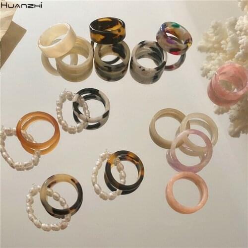 HZ 2020 New 3pcs/Set Vintage Imitation Pearls Colorful Pattern Acrylic Resin Acetate Rings Set for Women Girls Jewelry Gifts