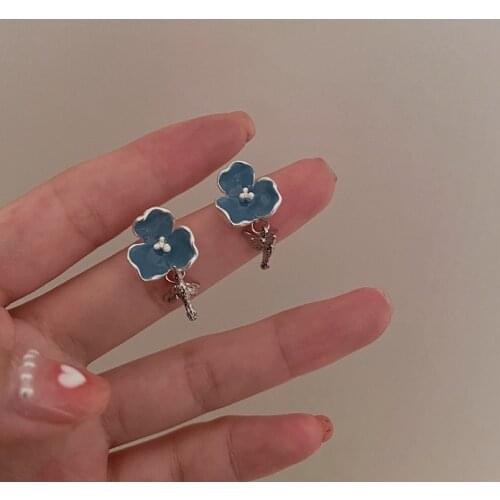 AOMU Retro Trendy Sweet Simple Blue Alloy Flower Earrings Personality Geometric Irregular Drop Earrings for Women Birthday Gifts