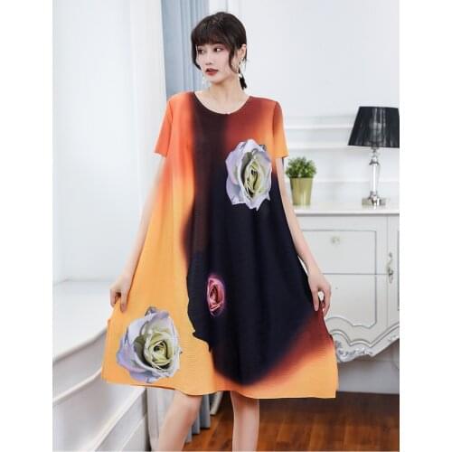 2021 Summer New Miyake Pleated With Gradient Color Dress Female Fashion Temperament Print Large Size Mother Outfit Medium Long