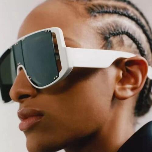 Vintage Oversized Square Sunglasses Big Frame Travel Rivet Sun Glasses Shades Women Fashion Sexy Retro Luxury Brand Designer