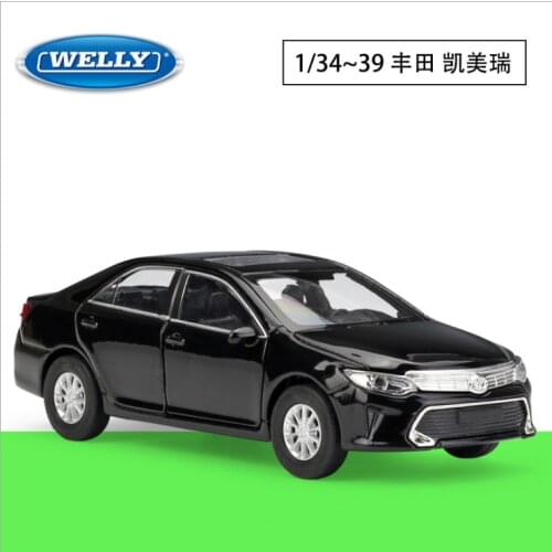 Welly1: 36 Toyota Camry car simulation alloy car model return force car children toy birthday new year Christmas gift