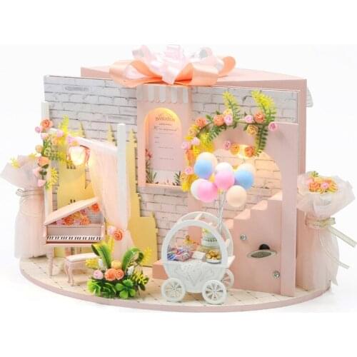 Handmade Cartoon Wooden Doll House DIY Assemble Valentines Day Marry Birthday Present Miniature Kits Toys Home Dollhouse