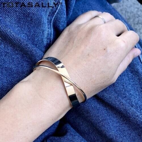 TOTASALLY New Fashion Punk Women Bangles Trendy Twisted Cuff Bangles Alloy Bracelet Jewelry pulseras brazalete para las mujeres