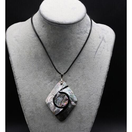 Natural Shell Necklace With Rhombus Pendant Leather Cord 2MM Charms For Elegant Women Love Romantic Gift