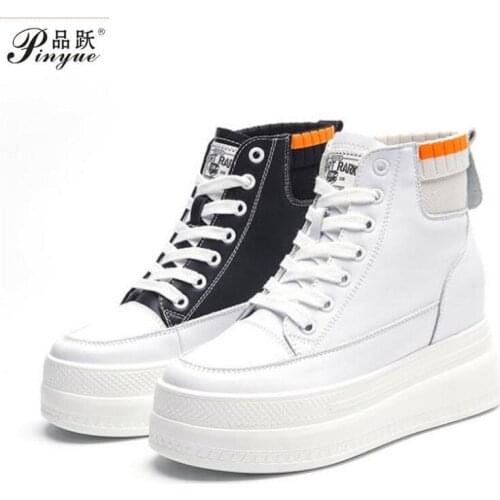 Women Skateboarding Shoes Classic Black Color Students high top breathable sports small white shoes thick soles sports shoes