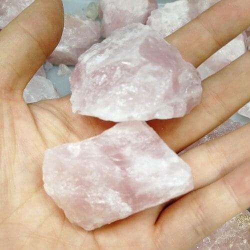 2pcs 2.5-3cm Natural Rose Quartz Ore Mineral Room Decoration Fish Tank Stone Reiki Magic Repair Healing Specimen Gem Ornament