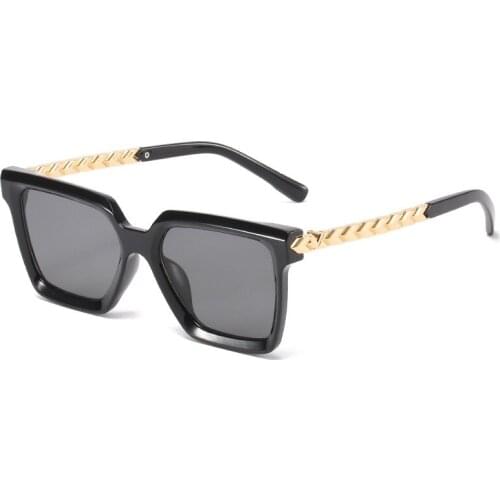 New Style Fashion Brand Designer Warm Colorful Lens Gradientramp Mirror Big Square Frame Alloy Leg Sunglass UV400