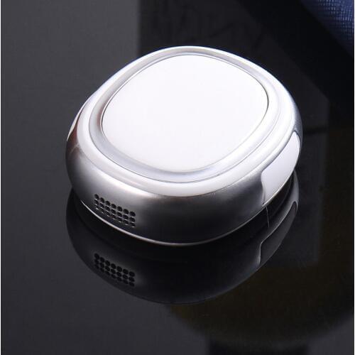 Gps mini tracker for pets dogs cars anti lost anti theft MT60 black & white