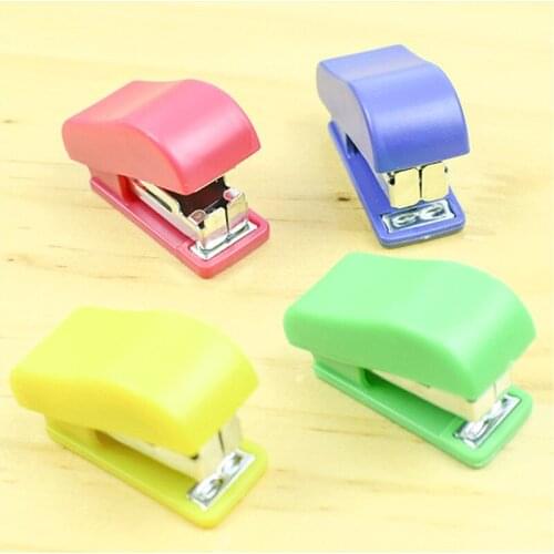 Portable Quality Kawaii Mini Small Stapler Useful Mini Stapler Staples Set Office Binding Stationery