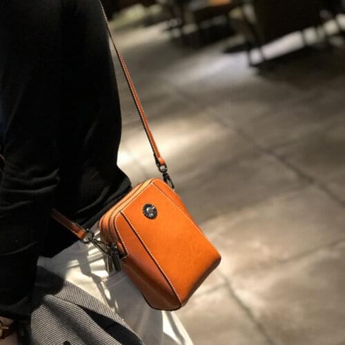Leather Mobile Bag Womens Messenger Bag Cow Leather 2021 New Shoulder Bag Oil Wax Skin Small Square Bag Purses Crossbody