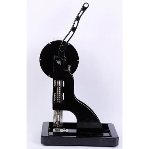 Semi-automatic printing cloth buttoning machine Tarpaulin canvas buttonhole machine Advertising material drilling tool