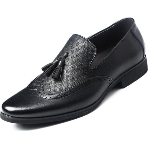 Nice Men Tassel Fringe Slip-on Loafers Breathable Casual Party Shoes Retro British Style Carved Brogue Formal Dress Shoes Brogue