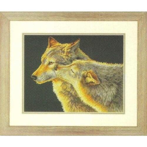 MM cross stitch kits Counted Cross Stitch Kit Wolf Kiss Wolves dim 35283