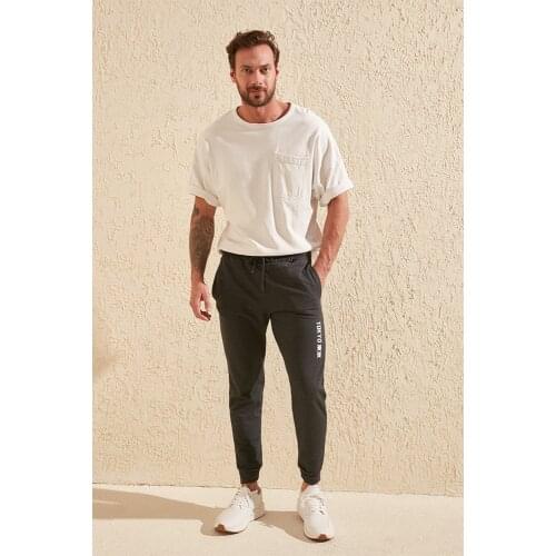 2021 New Sweatpants Male Sporty Comfy Pants Mid Waist Drawstring Outdoor Everyday Wear Cotton casual Style Pants For Men Essentials joggers Kanye West Jerry Lorenzo Loose Oversized Trousers Cotton Pants