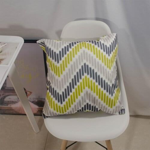 100% Polyester Super Smooth Geometric Printing Design Floral 40x40cm Square PillowCase For Home Decoration