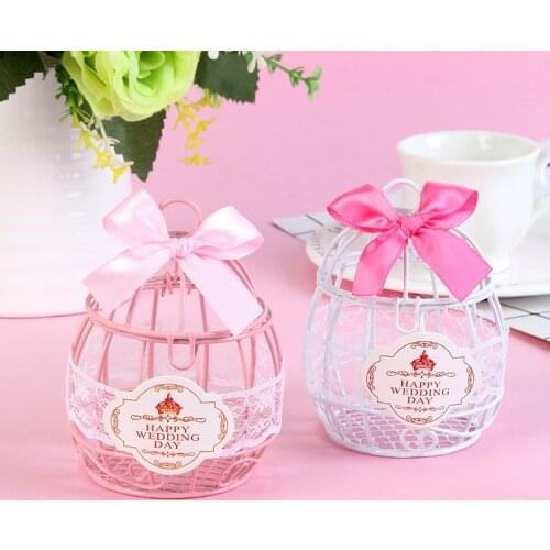 European Style Wrought Iron Carriage Wedding Candy Box Wedding Supplies Souvenir Birthday Party Decoration Candy Packing Box