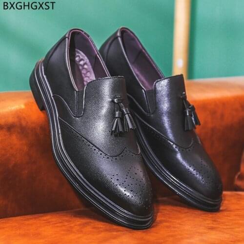 Designer Leather Shoes Men Formal Brogue Mens Dress Shoes Loafers Black Party Shoes for Men 2021 Tassel Zapatos De Hombre Sapato