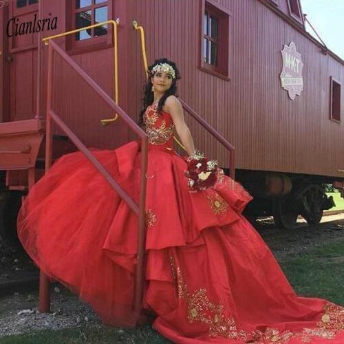 Luxury Red Sweetheart Sleeveless Ball Gown Quinceanera Dresses With Gold Embroidery Tiered Skirt Sweet 16 Pageant Prom Dresses