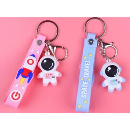 1PCS Cute Space Astronaut Rocket Planet KeyChain Spaceman Universe Metal Key Ring For Men Women Anime Car Accessories