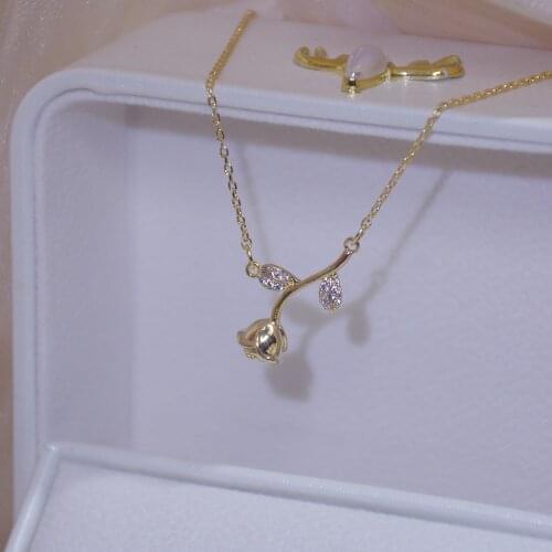 Romantic Rose Flower 14k Gold Flash Zircon Micro Inlaid Exquisite Short Necklace Female Wind To Send Girlfriend Birthday Gift