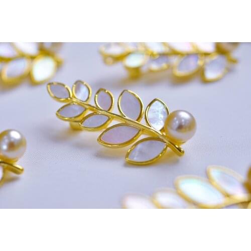 Nature Sea Salt Water Light Gold Pearl Brooch for Women Fine Presents Round Pearls 8-9mm Fine Jewelry