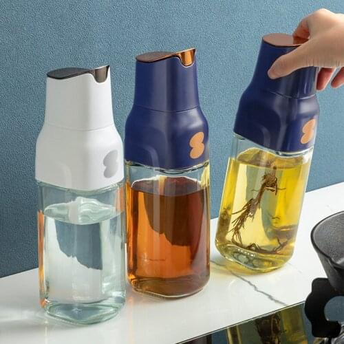 Household gravity oil tank dustproof multi-function sauce pot