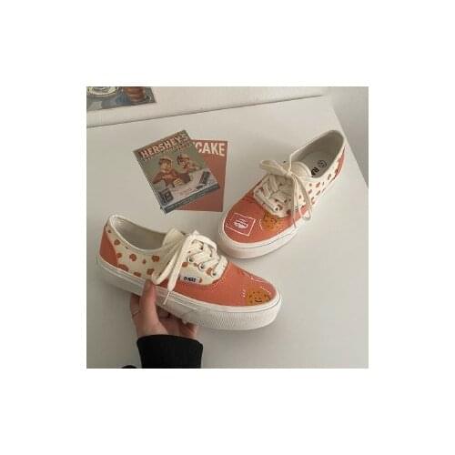 2021 New Biscuit Graffiti Stitching College Style Canvas Shoes Female Spring Style Street Style Fashion Casual Shoes