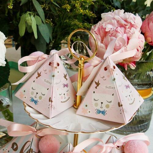 30pcs Lovely Pink Cartoon Cat Pyramid Wedding Favors Candy Box Bomboniera Party getting married Gift Box With tags & Balls