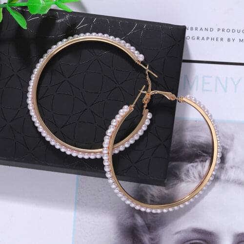 Trend Simulation Pearl Hoop Earrings Female White Round Pearl Wedding Pendant Earrings Fashion Korean Jewelry Party kolczyki