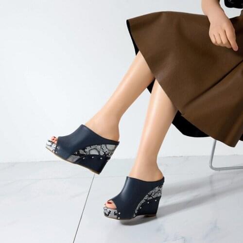 European and American muffin thick bottom slope heel fish mouth cool slipper waterproof platform womens black large 4043