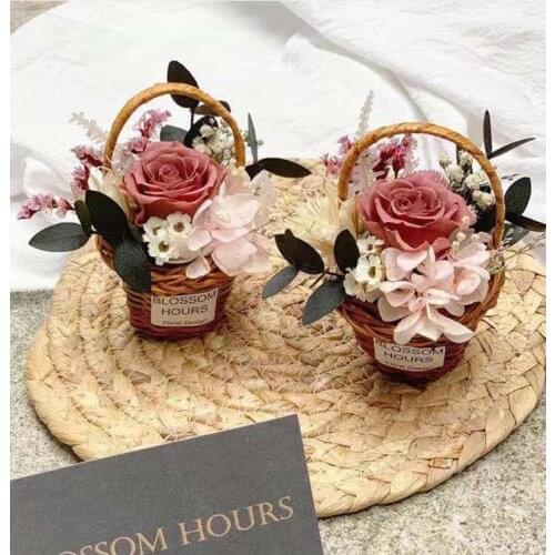 Everlasting Flower dry flower Mini Cute Sweet Heart flower Basket decoration Desktop placement Gift Decoration Home gardening