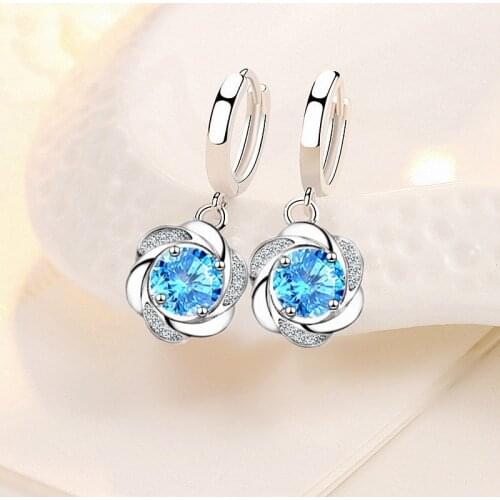 Womens Fashion Swirling Sunflower Drop Earrings Tiny Huggie With Shiny Crystal Zircon Clover Pendant Earring Piercing Accessory