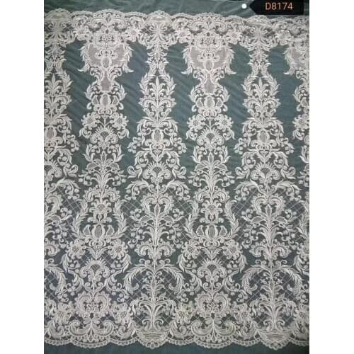 Fashion Wholesale Off White Lace Embroidered Wdding Dress Fabric 10 Yards