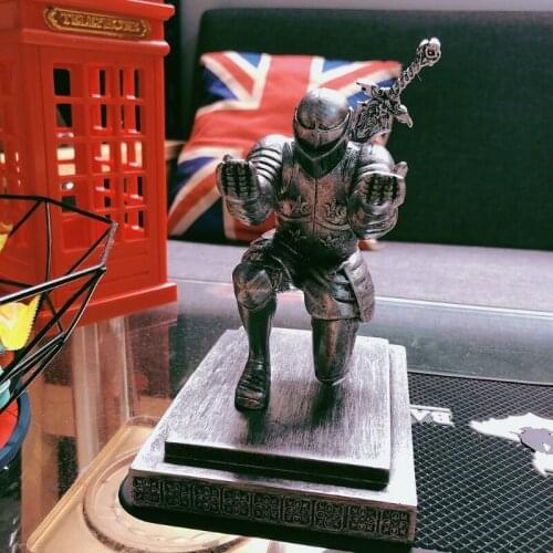 Exquisite Sunglasses Holders Warrior Style Design Pencil Rack Desktop Ornaments for Kids Adults Gift Home Decoration