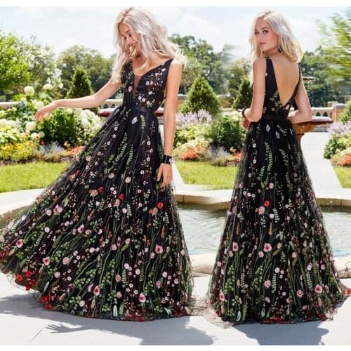 New Fashion Slim Backless Big Swing Prom Womens Long Dress Deep V Sleeveless Embroidered Dress