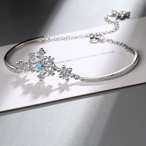Fashion 925 Sterling Silver New Snowflake Bracelet Female Models Cute Vintage Wild Super Flash Jewelry Blue Crystal Wedding Gift
