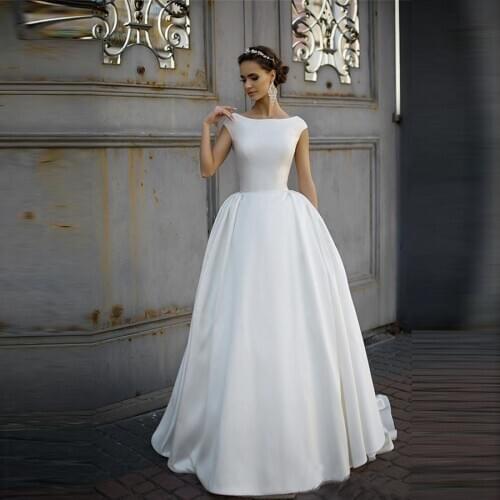 A-line High Neck Decoration Matte Satin Simple Wedding Dress Sweep Train Elegant Destination Bridal Dress vestidos