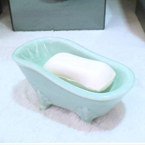 Eu Style Drain Holes Soap Box Beautiful Bathtub Shape Ceramic Creative Soap Dish Bathroom Green Soap Tray Hi Quality Soap Rack