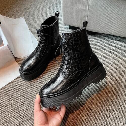 Black Women boots Motorcycle boots Genuine leather Short boots bottom of the thick 2020 new autumn winter cowhide Women shoes