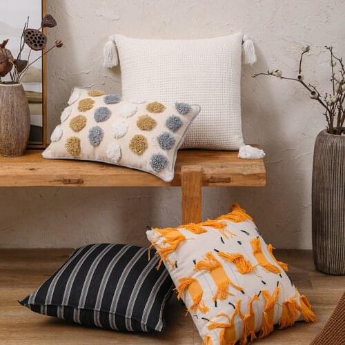 Linen Cotton Decorative Pillows Cover with Tassel Home Decor Nordic Tufted Dots Cushion Cover Luxury Cutting Lumbar Pillow Case